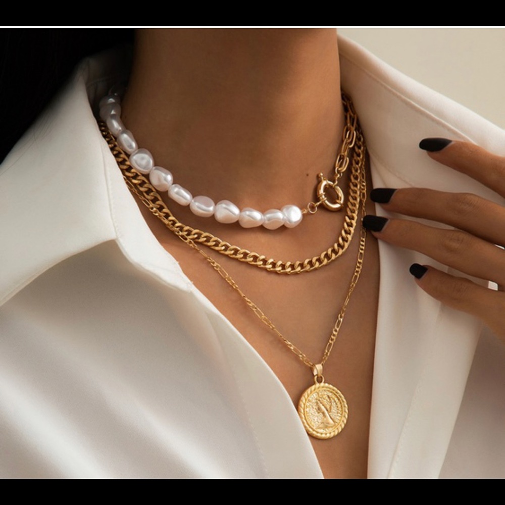 Layer necklace